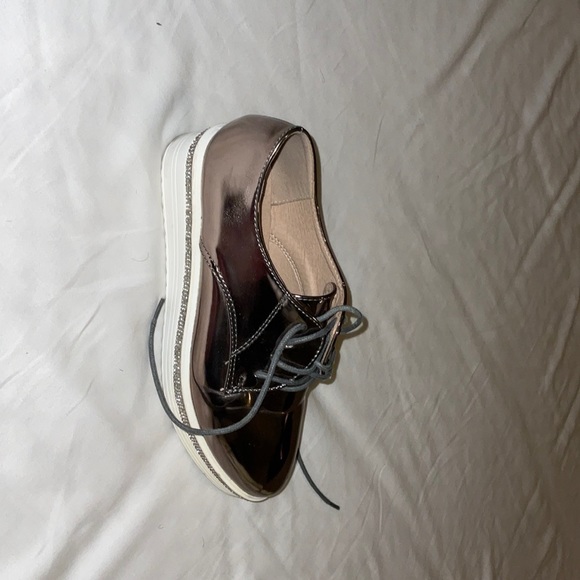 Shoes - Picture 4 of 5